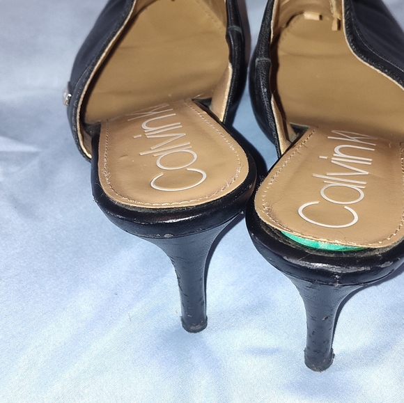 Calvin Klein - Picture 4 of 7